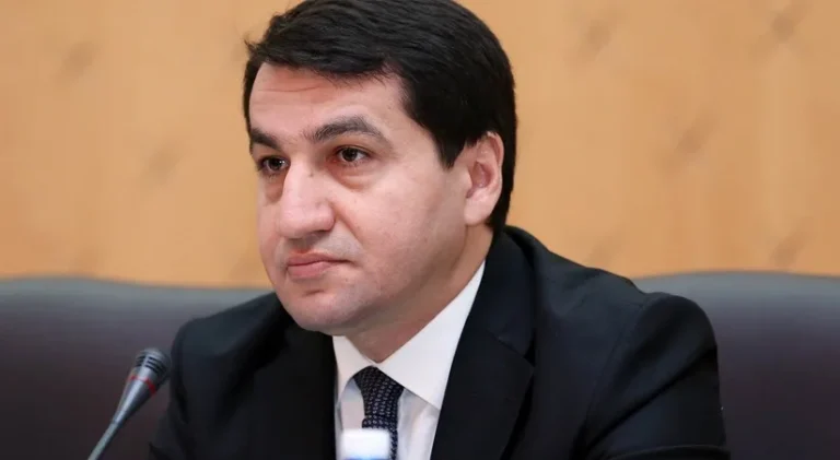 Hikmət Hacıyevə ağır itki üz verib